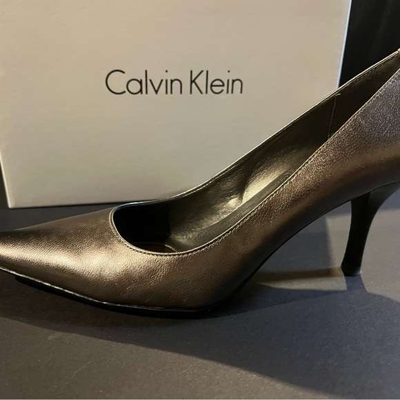 Calvin Klein Bronze Dolly Pumps size 7.5 - worn once! - Picture 5 of 9
